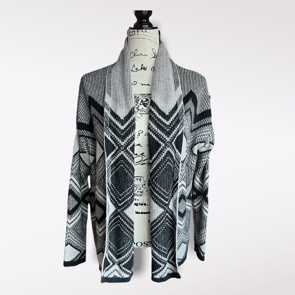 Old Navy Long Sleeve Black Geometric Print Open front Cardigan size Medium